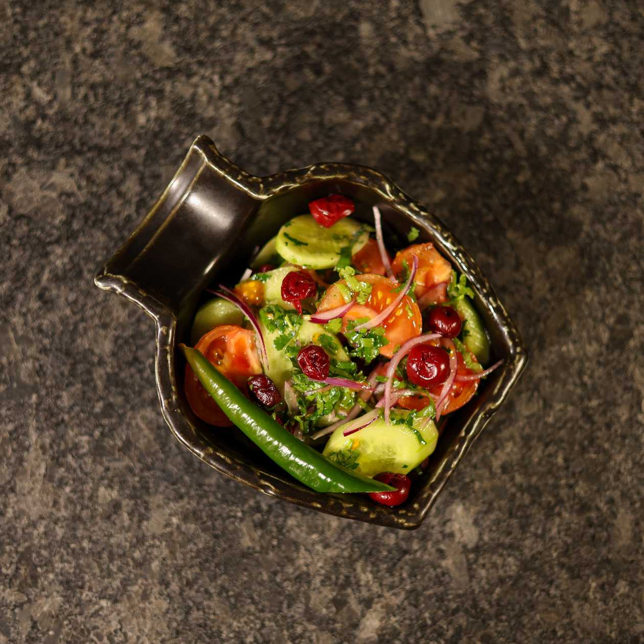 GEORGIAN SALAD WHIT BERRIES