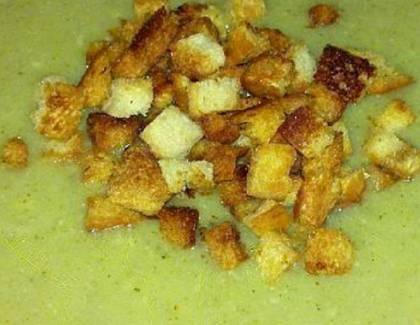 Broccoli Cream Soup with Croutons