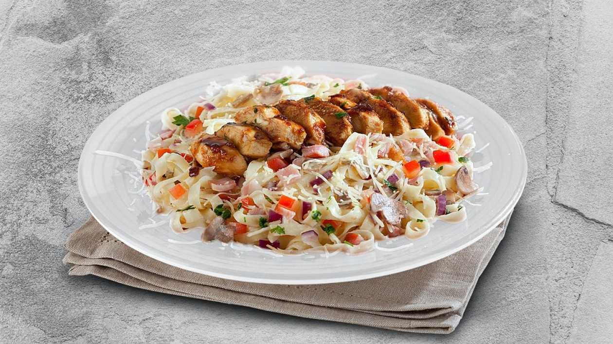 Fridays™ Signature Chicken Alfredo Pasta