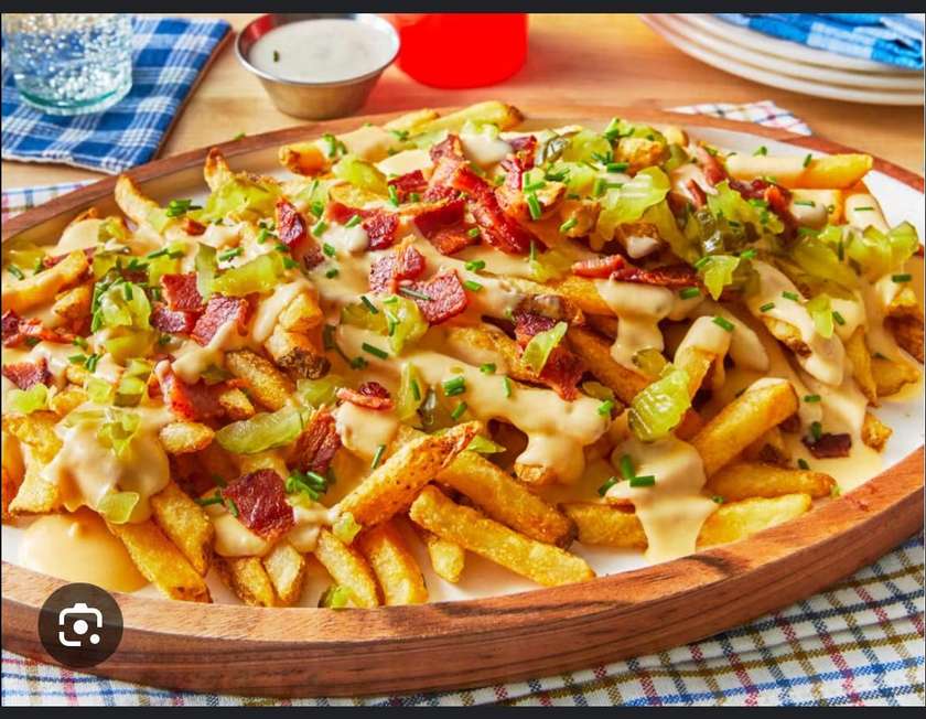 prato bacon,fries ,chees