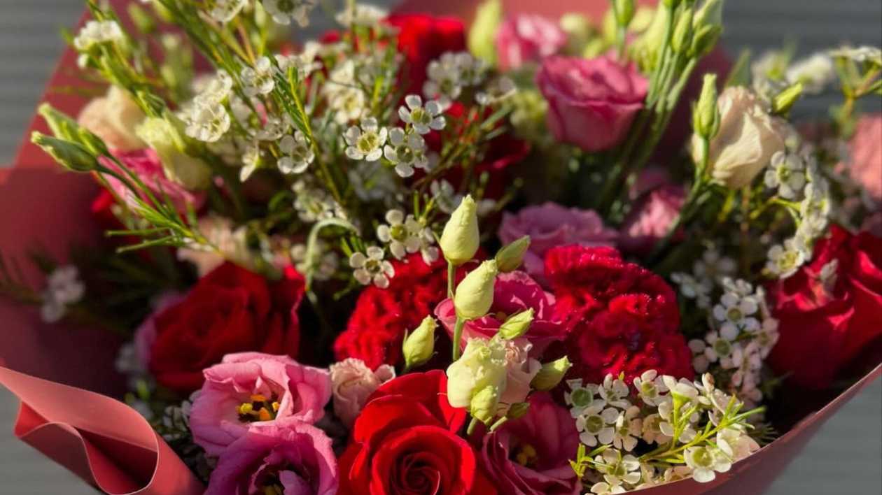 Bouquet of Red Shades Mix (Florist's Improvisation)