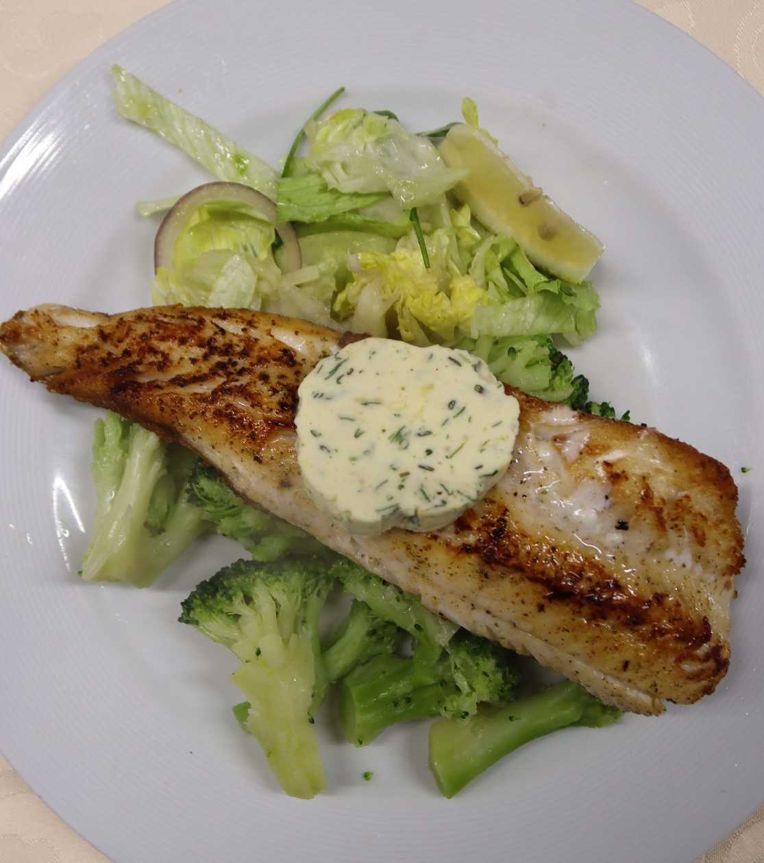 Pikeperch Fillet on Steamed Broccoli