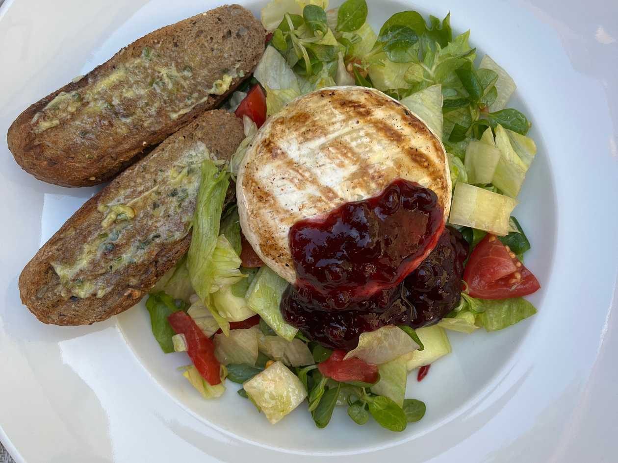 Salad "Camembert"