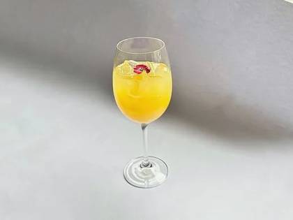 Mango Spritz Cocktail
