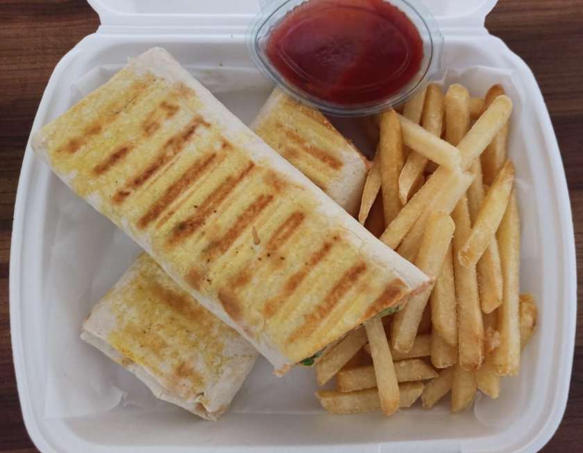 Falafel wrap + Fries + ketchup