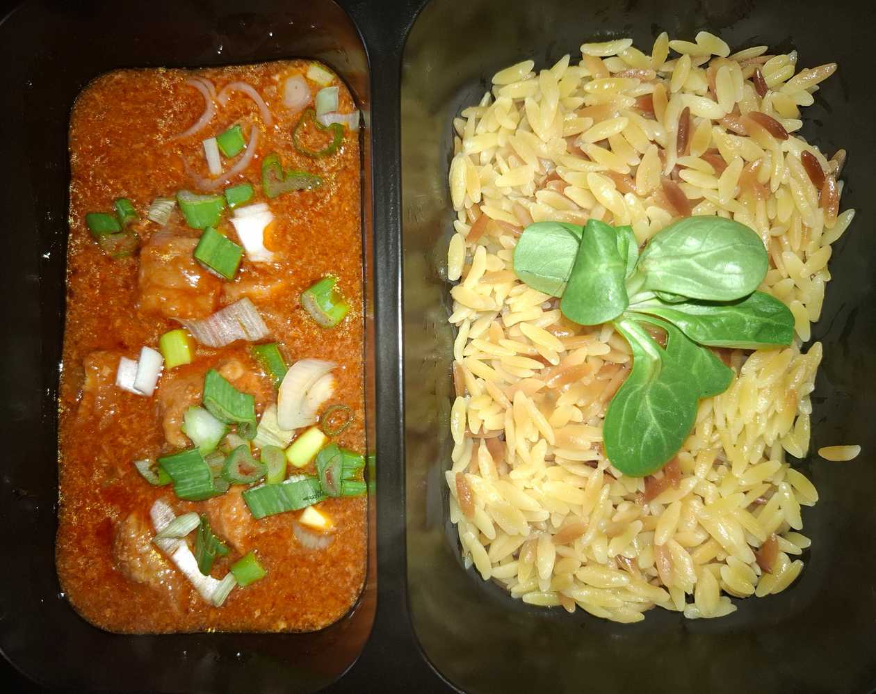 Devil's pork with spring onion and tarhonya