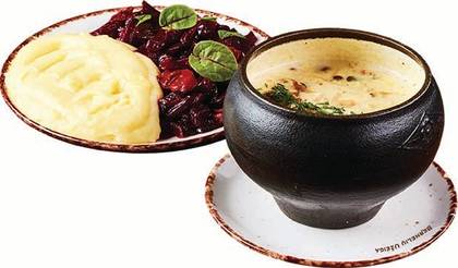 Rabbit stew prepared in the style of Smetona