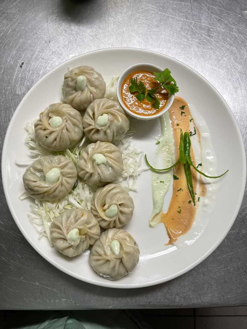 CHICKEN STEAMED MOMO'S (8pcs)