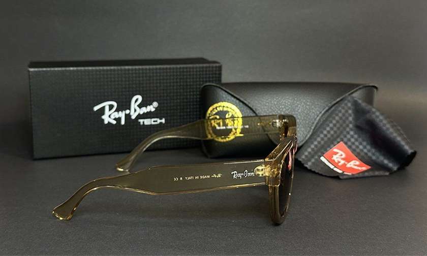 Ray-Ban sunglasses (4211)