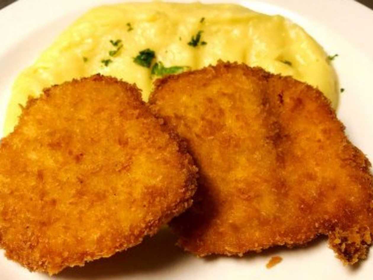 200g Smažené kuřecí kousky, domácí bramborová kaše