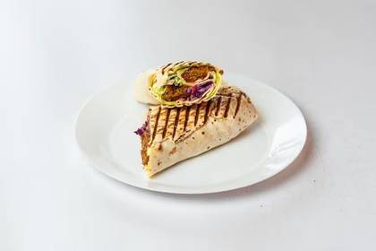 33. Tortilla s falafelem