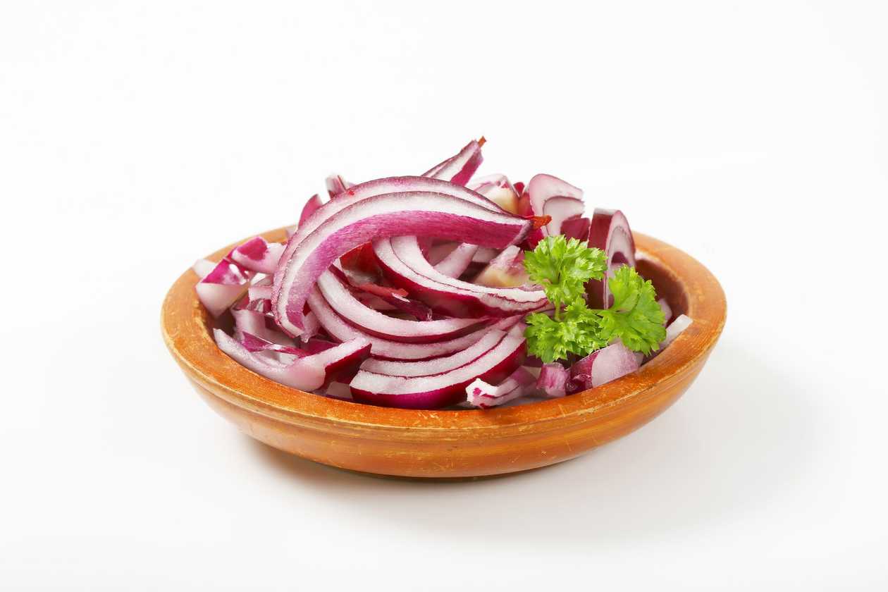 Salată de ceapă roșie
