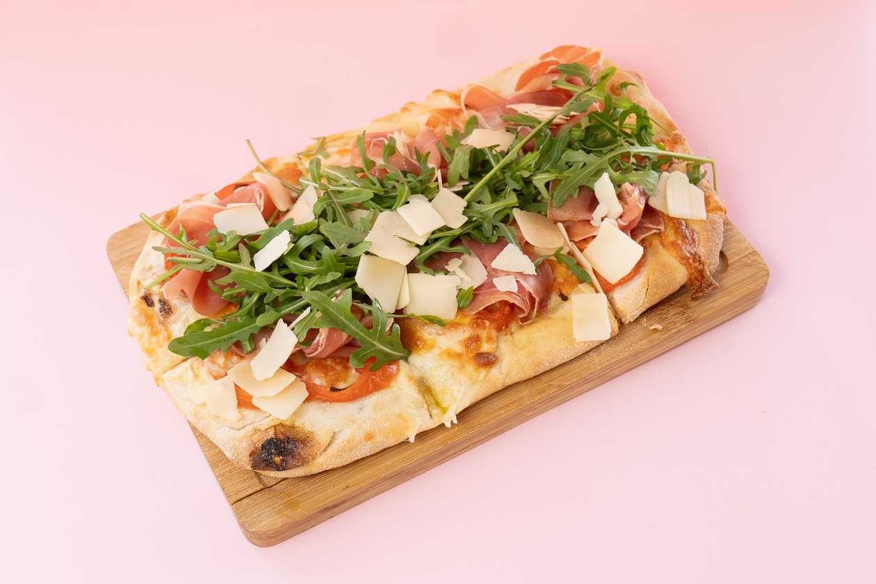 Prosciutto Crudo E Grana Pinsa