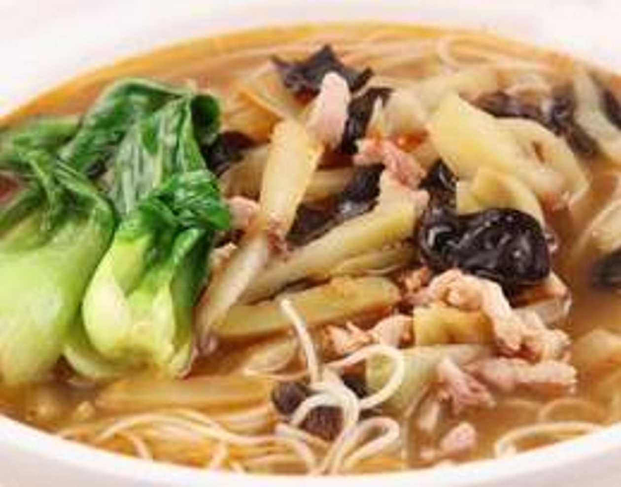 Noodles with pork strips and pickled mustard