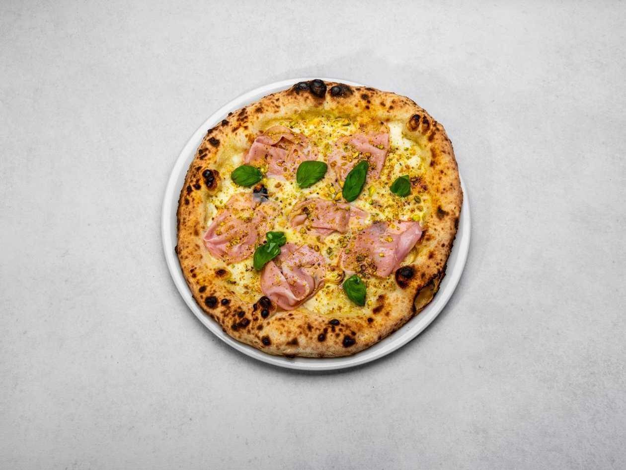 Pizza Mortadella con pistacchio