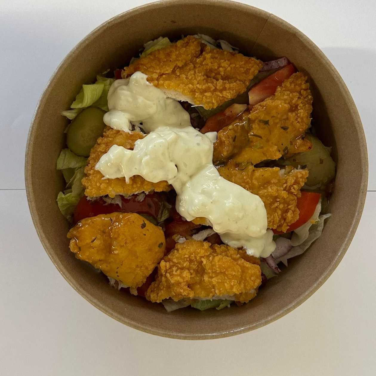 Salata cu Crispy Pui