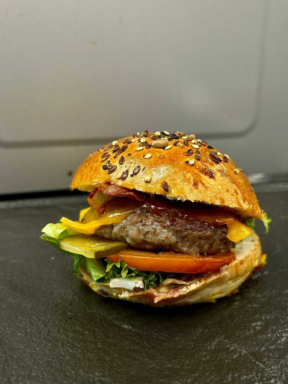 Mini don diablo burger with wedges and samurai sauce