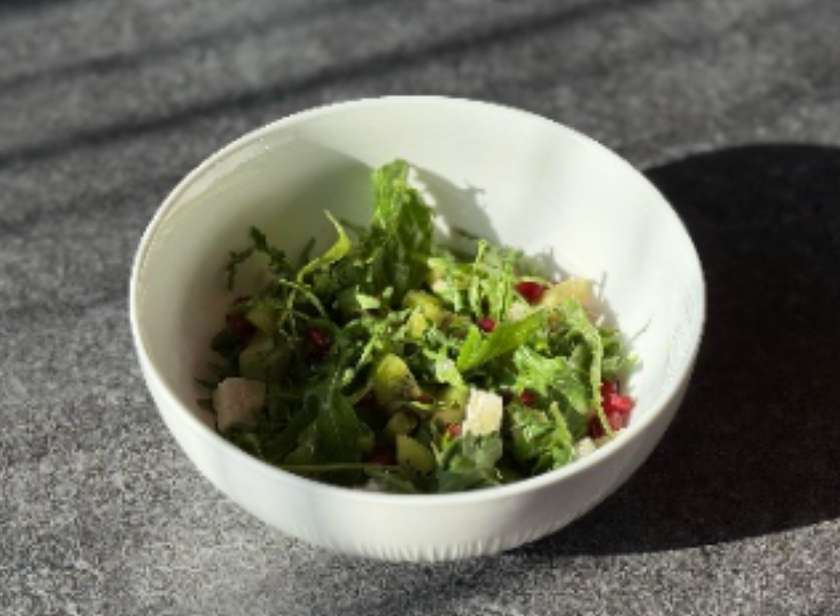 Kiwi, İspanaq Və Nar Salatı