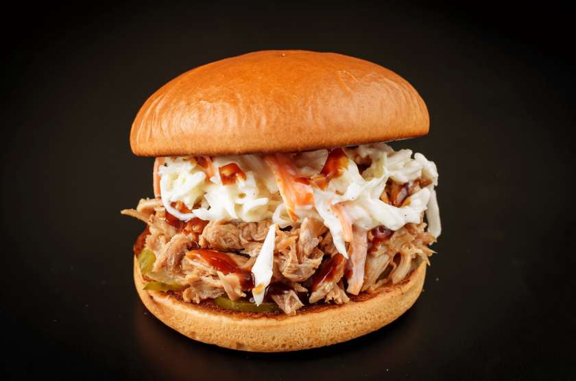 Pulled pork si cartofi prajiti