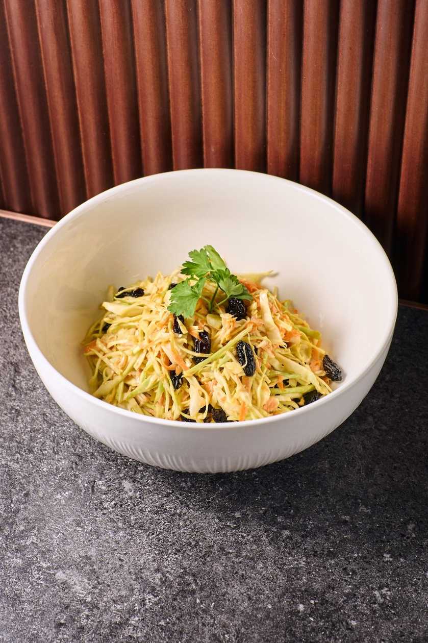 Kişmişli Kələm Salatı