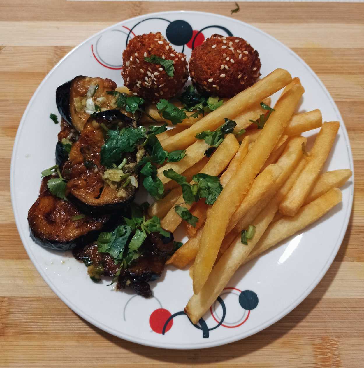 Mixed dish (Falafel + Fries + Pickled eggplant + Bread)