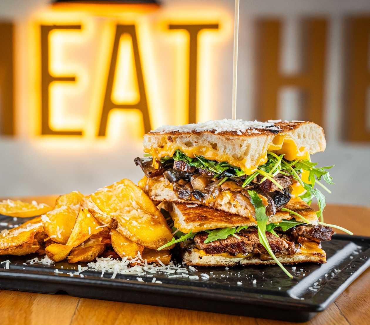 Sandwich cu muschi de vita si cheddar
