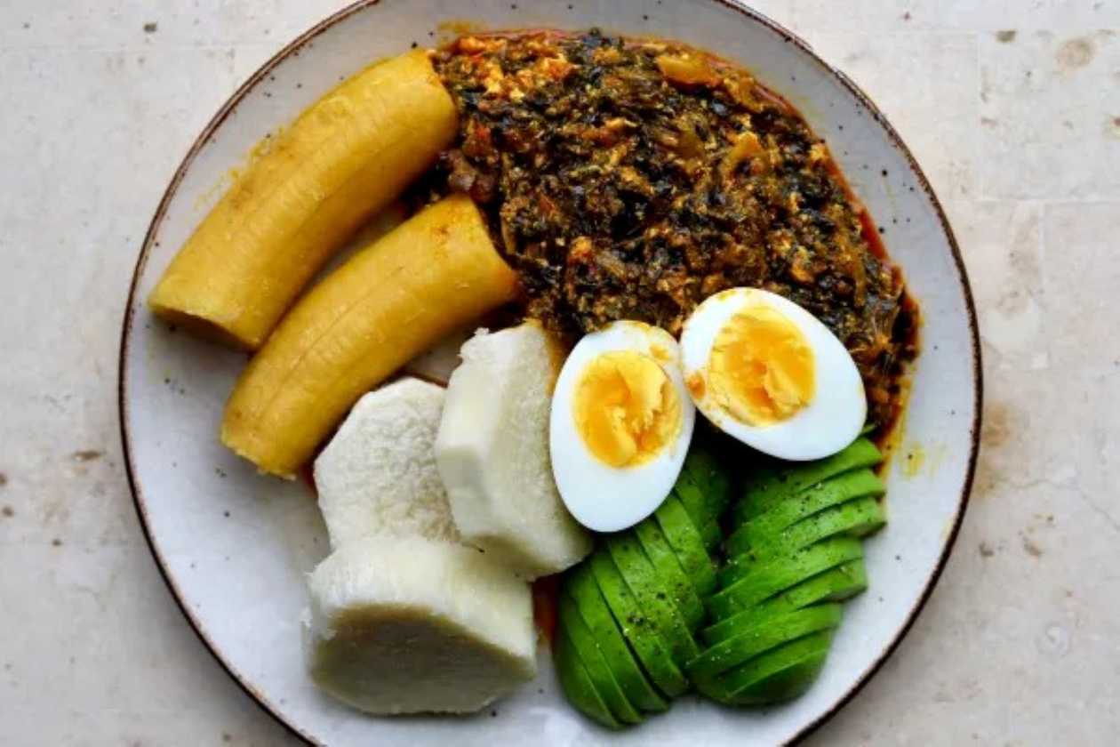 Ampesi with Kontomire