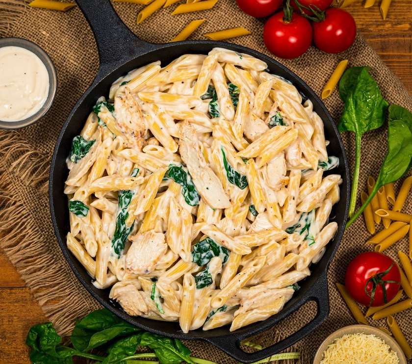 Penne alfredo with chicken