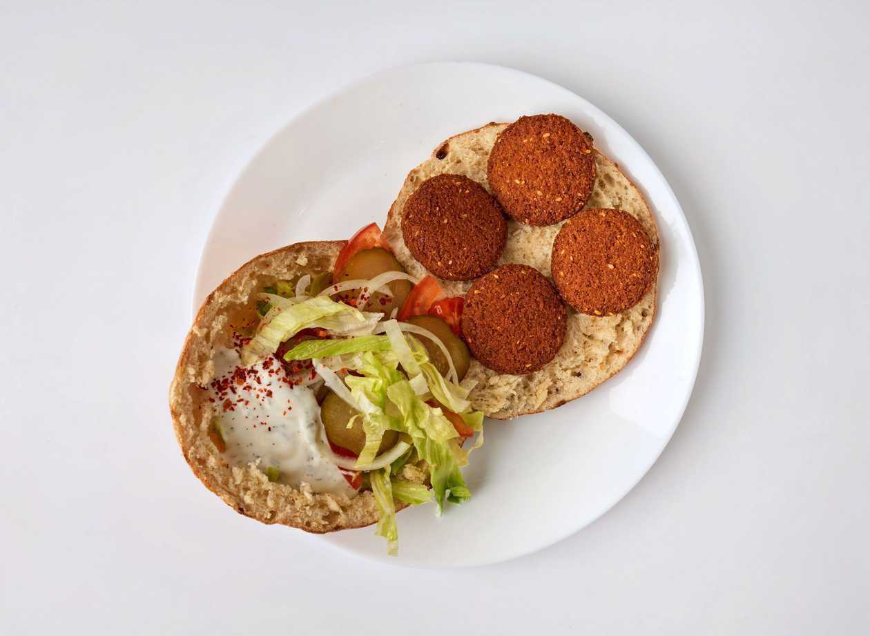 Falafel in Turkish bun
