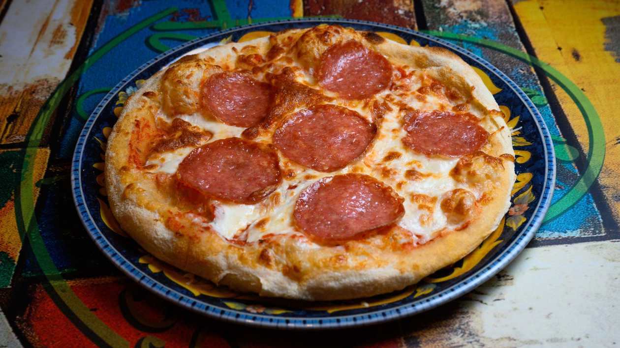 Pizza Salami (30cm, 450g)