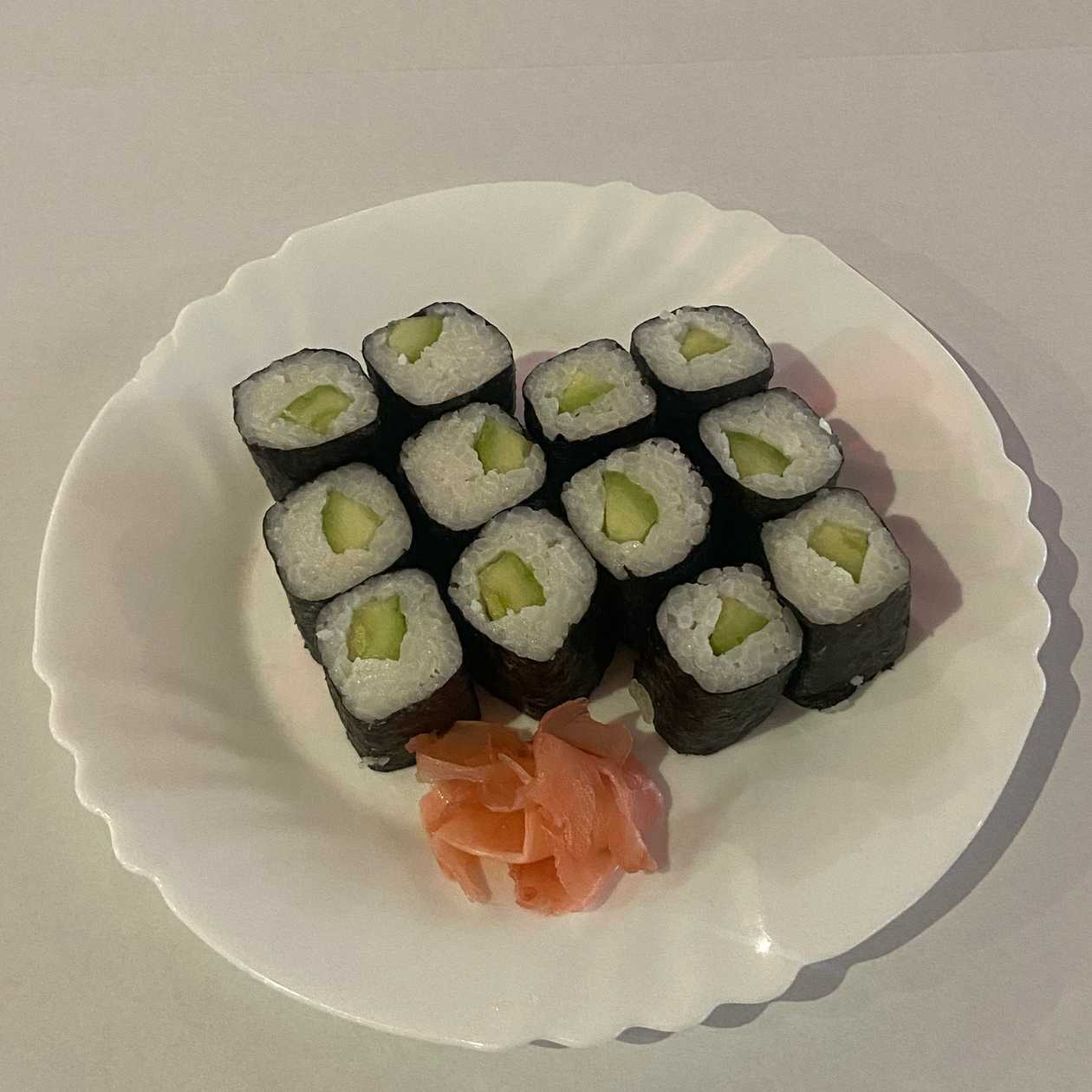 L1. Maki Sushi - Cucumber