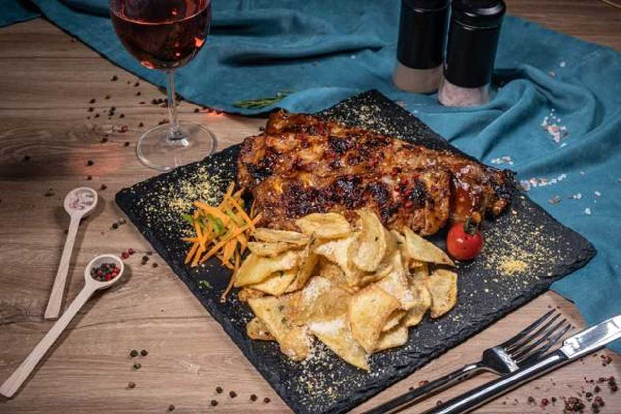 Barbecue Ribs With Alandala Potatoes