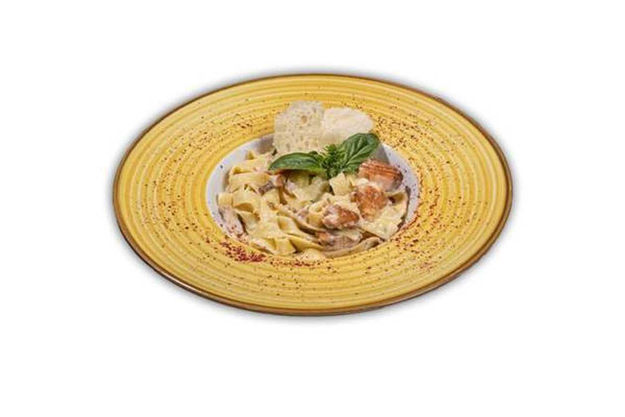 Tagliatelle with Salmon and Basil