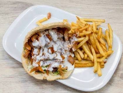 Doner Kebab + BEBIDA+ BATATA  N1