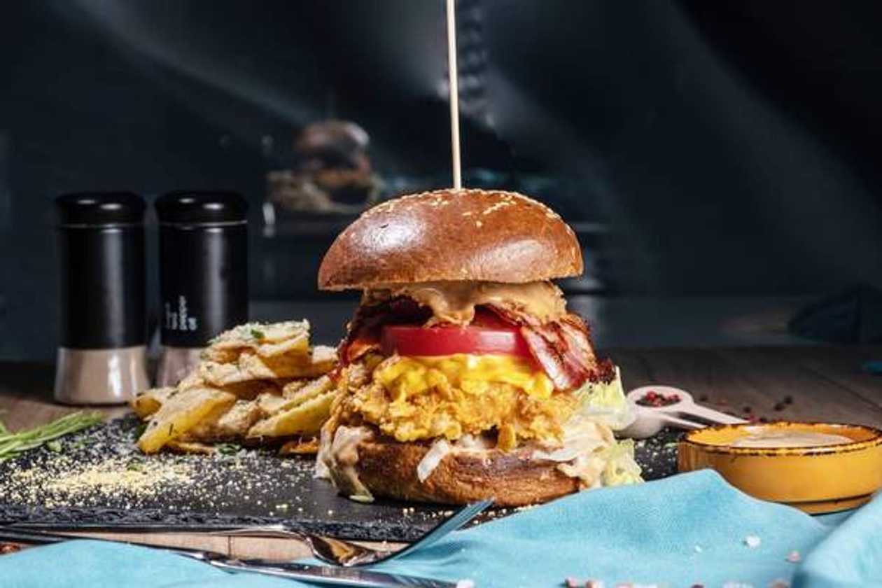 Chicken Burger with Alandala Potatoes