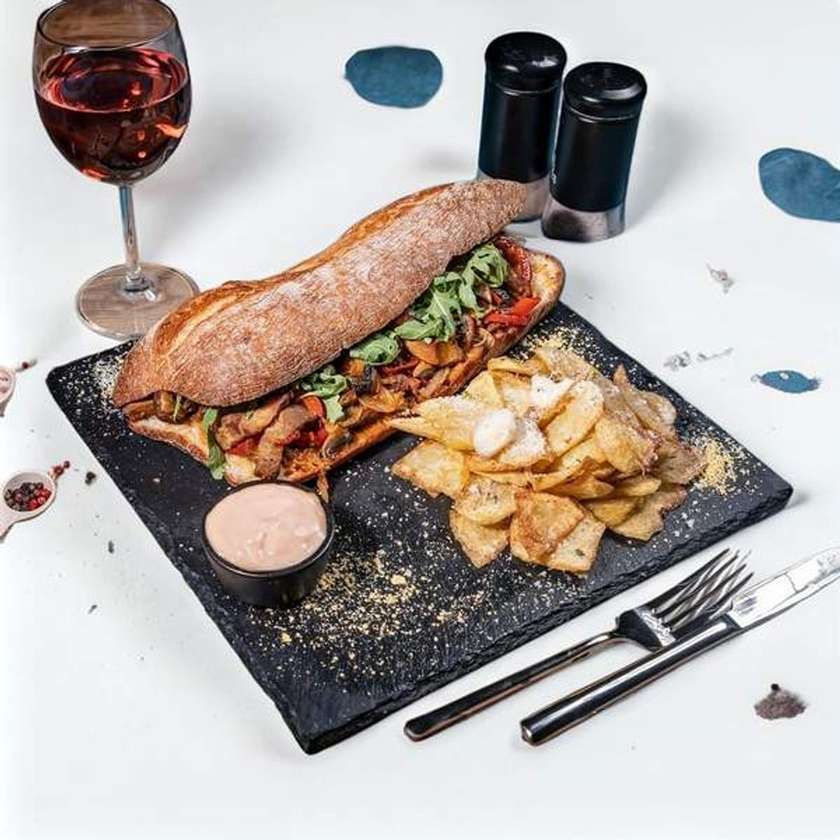 Pork In Pita With Rosa Sauce