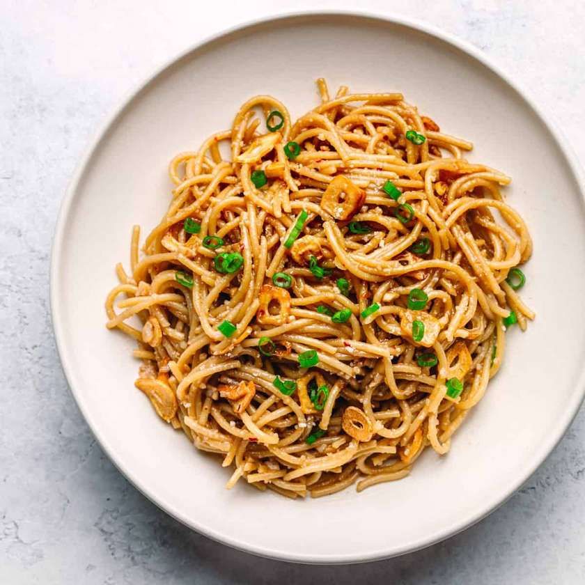 Vegetarian Noodles with Chilli & Basil