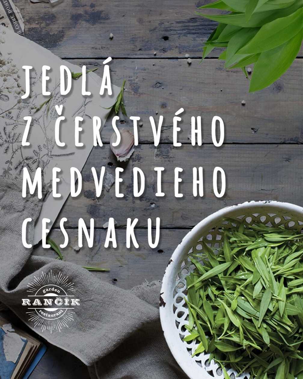 350g+  Pizza so smotanovým  základom mozzarella, cibuľa, talianska panchetta, rajčiny,