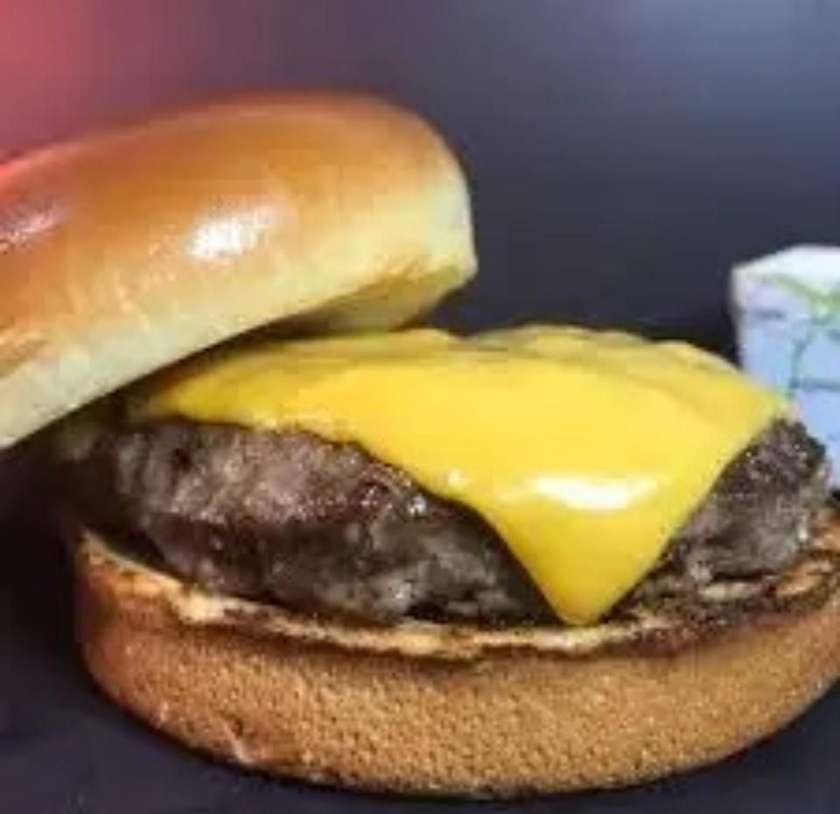 X Burguer com batata frita