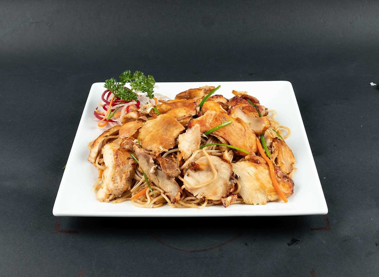 10.Udon nudle s kuřecím