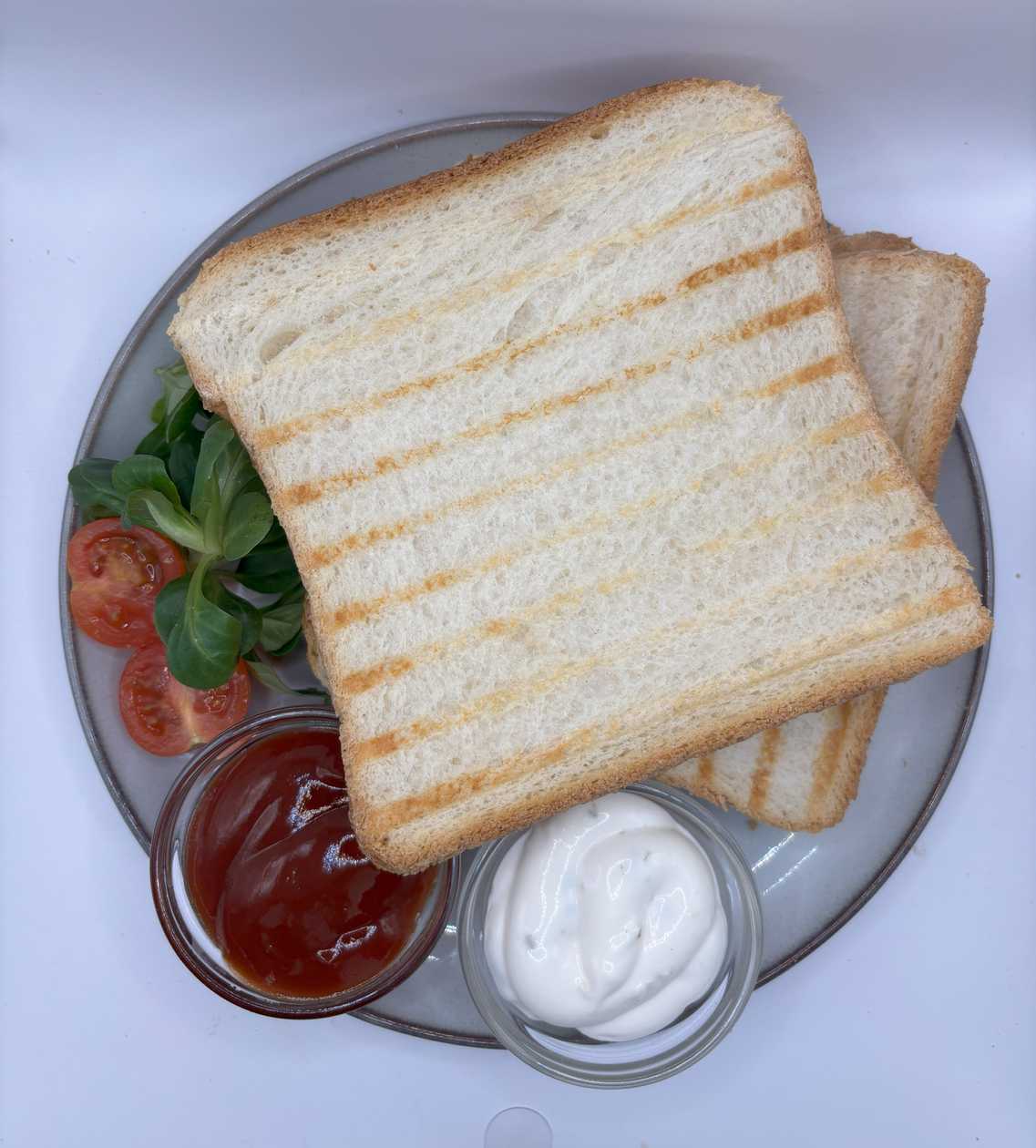 MAXI Toasts ham & cheese (ketchup, tartar)