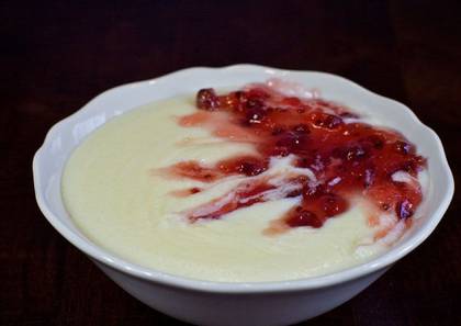 Gris cu lapte și dulceață