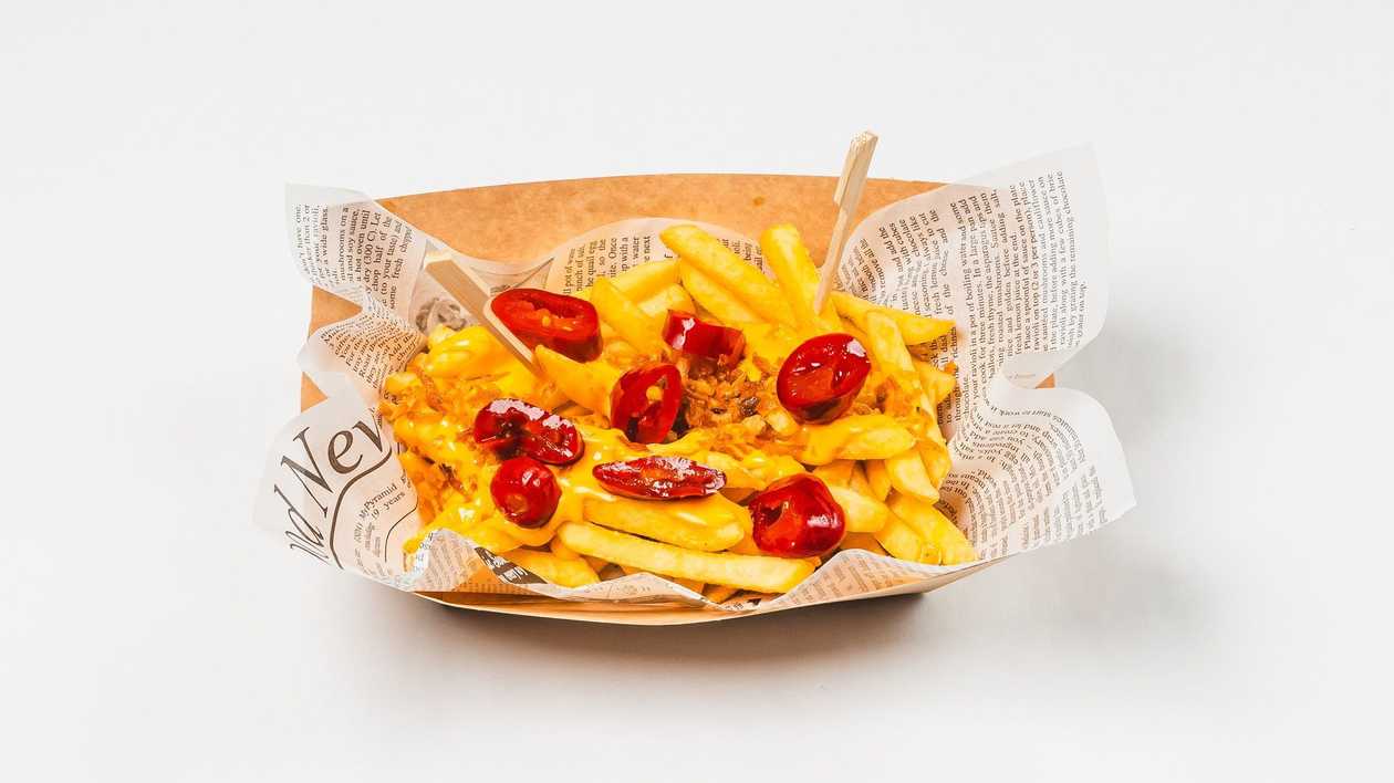 Crispy fries with cheddar and jalapenos🌶️