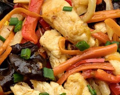 Pui Chinezesc cu Carne de Pui