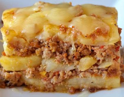 Musaca cu Carne Tocată de Porc