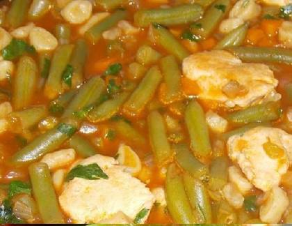 Mâncare de Fasole Verde cu Carne de Pui