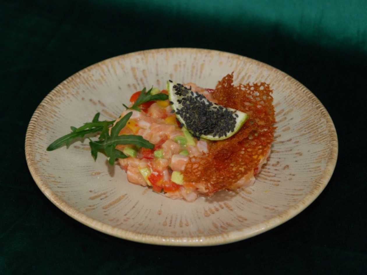 Тартар з лососем