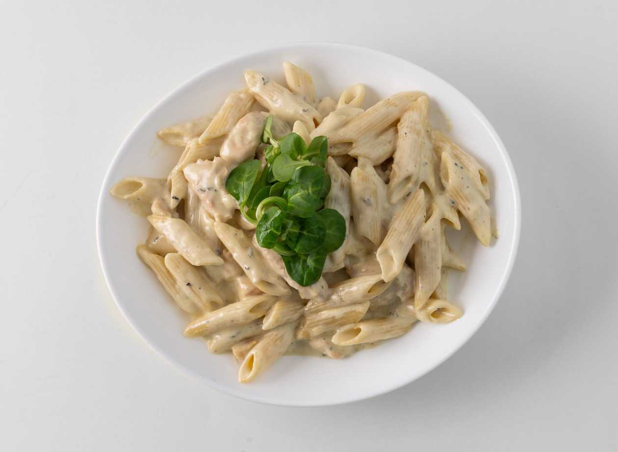 Těstoviny s Kuřecím Masem a Sýrovou Omáčkou