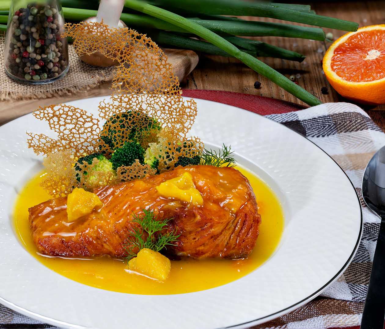 File de somon in sos de portocale