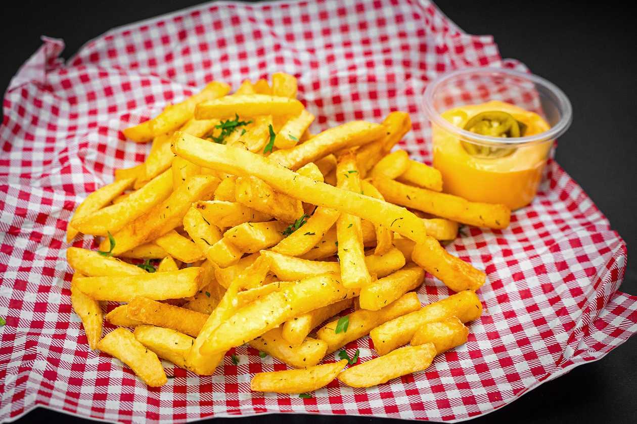 CARTOFI PRAJITI CU SOS CHEDDAR & JALAPENO 250Gr HM